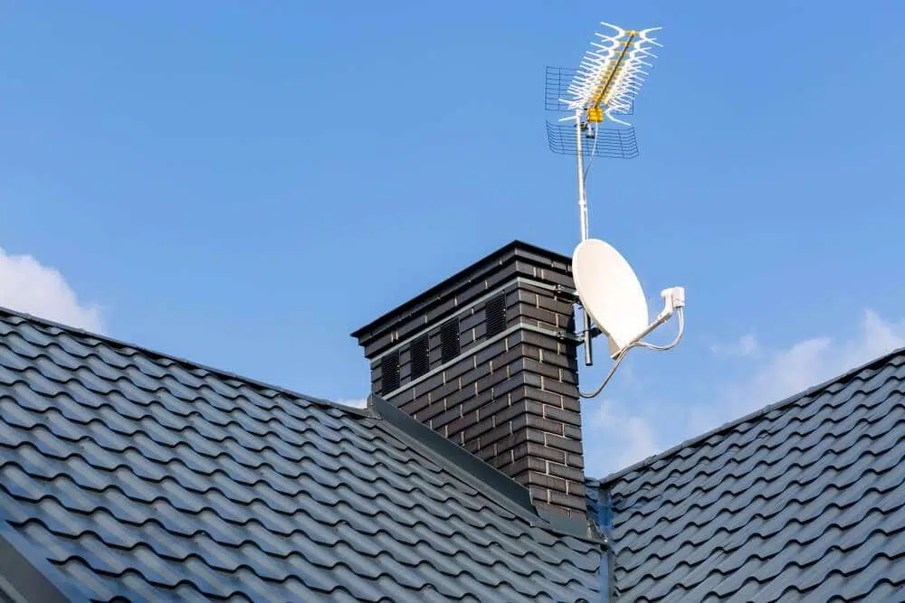 How to Get TV Reception in a Metal Building